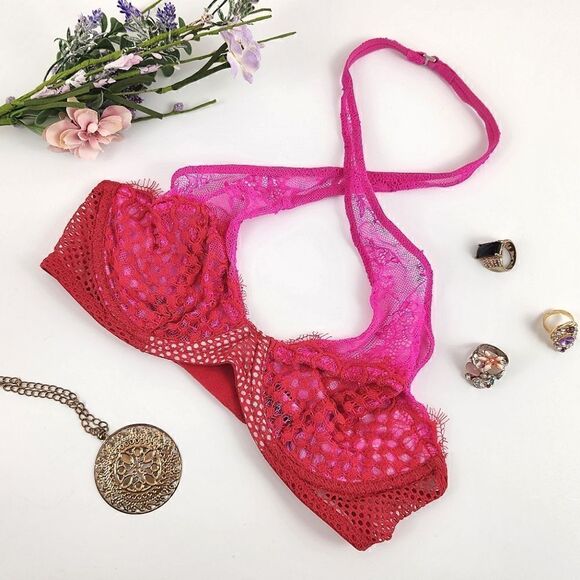 32C {Victoria's Secret} Red Pink Lace Halter Bra - Picture 1 of 5